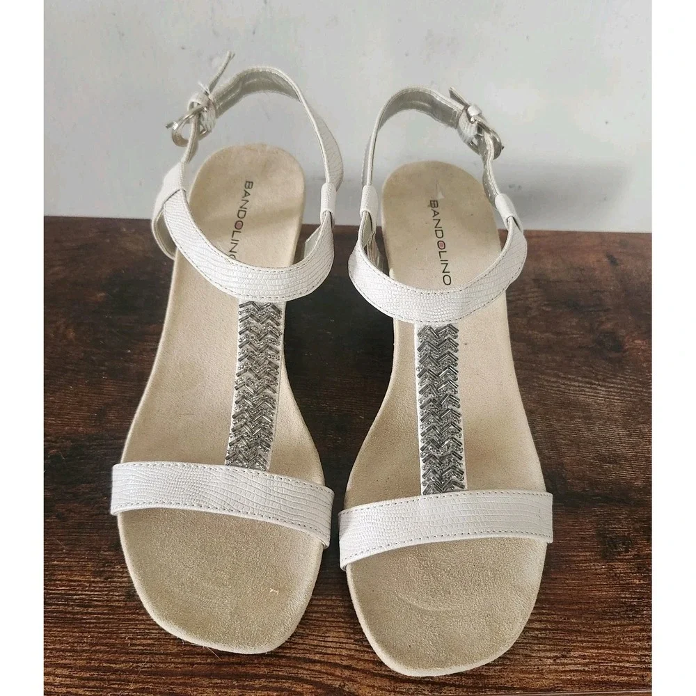 Bandolino Size 7M Beige Castina Beaded T Strap Flexible Sandals Shoes